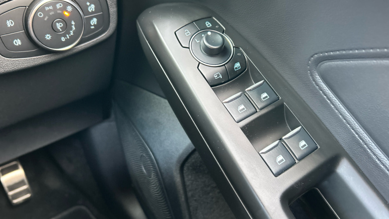 Ford Focus 1.0 EcoBoost Hybrid mHEV 155 ST-Line 5dr Auto Petrol Hatchback